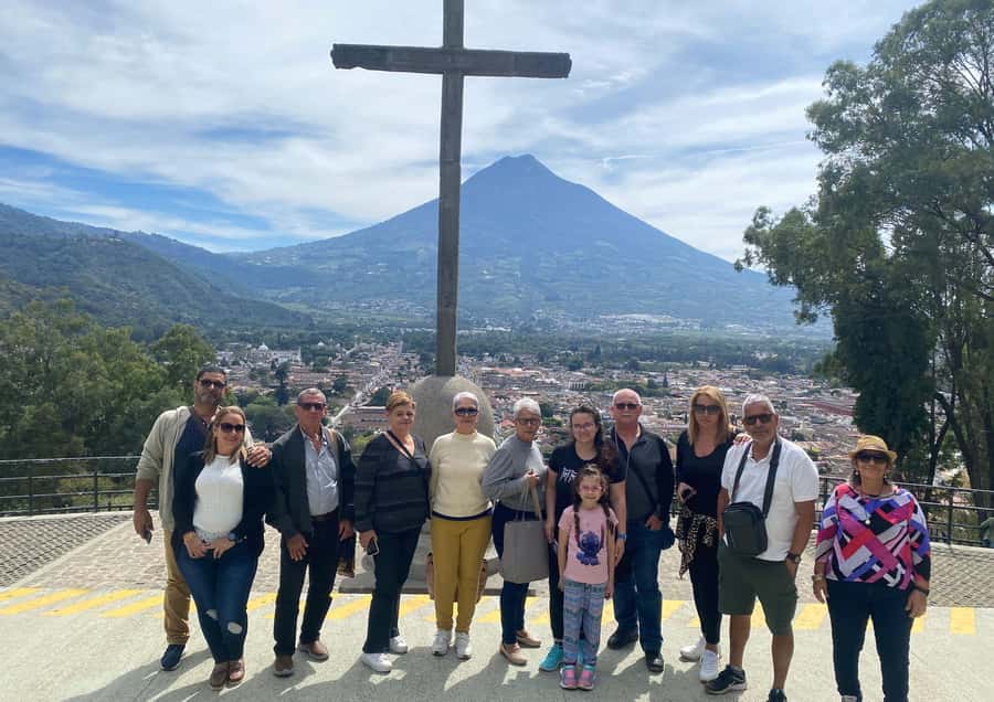 Antigua Guatemala: Full day tour. - Plaza Mayor and the city churches