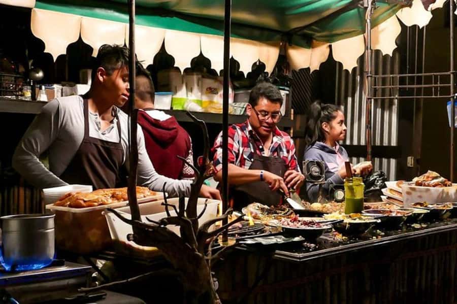 Antigua Local: Evening Street Food Tour with Dinner - Ending with Guatemalan chocolate