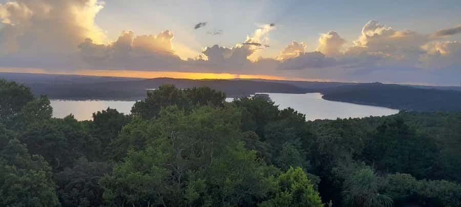 Flores: Yaxha Shared Sunset Tour with Transportation & Guide - What to pack for the forest and ruins