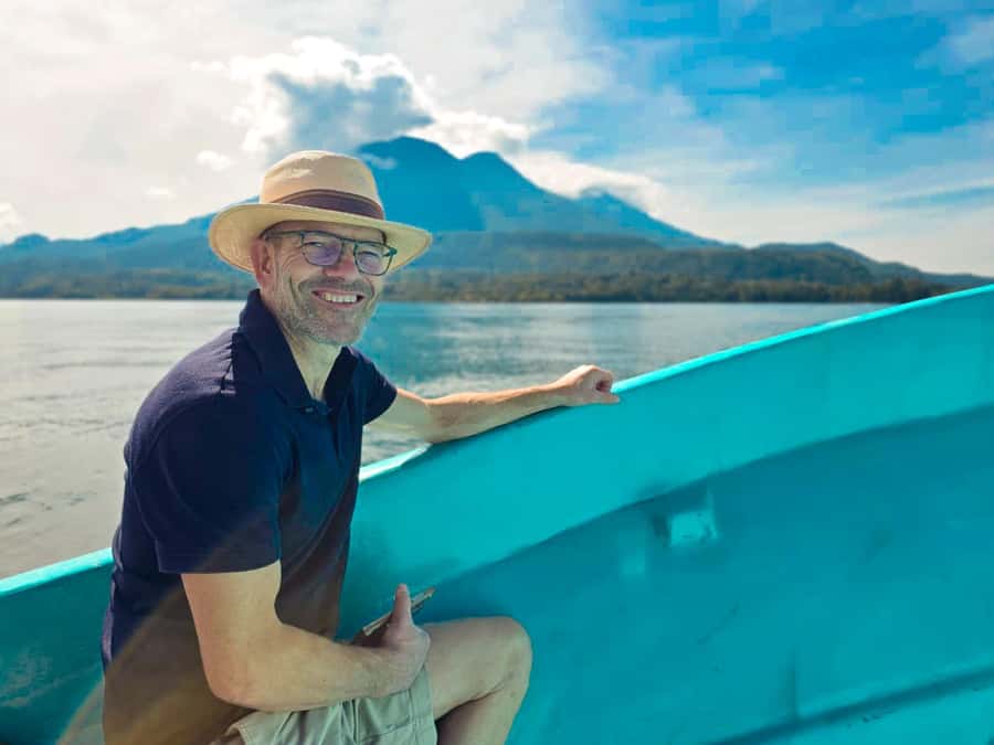 FROM ANTIGUA, ROUND TRIP: EXPLORING THE VILLAGES OF LAKE ATITLÁN. - Panajachel: First Views of the Volcanoes