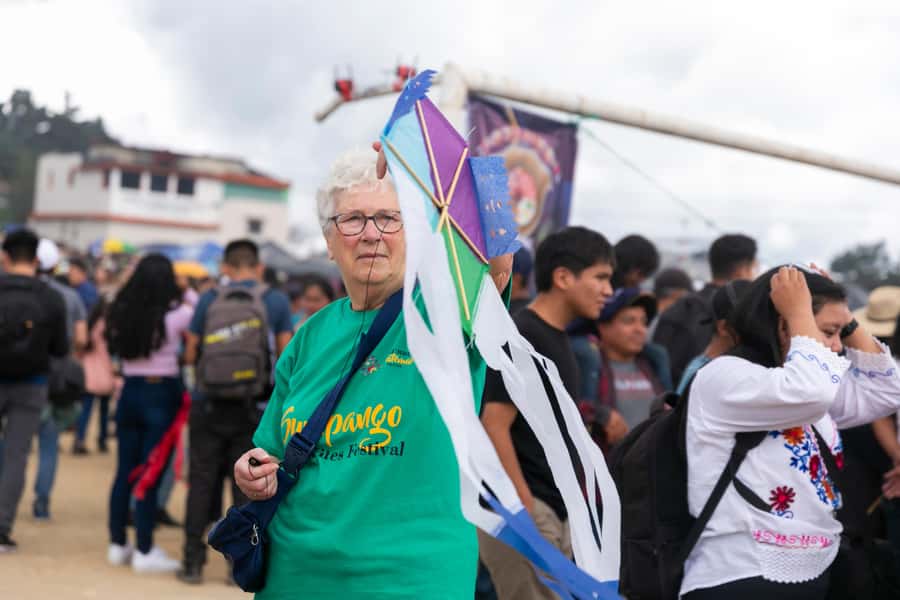 From Antigua to Sumpango Giant Kite Festival - Flying your own kite in the festival field