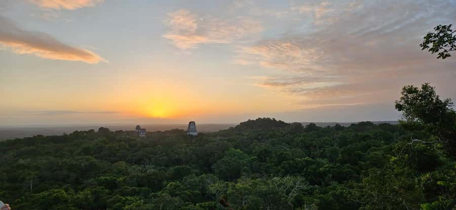 From Flores Guided Tour to Tikal with transportation + lunch - A quick stop at El Remate