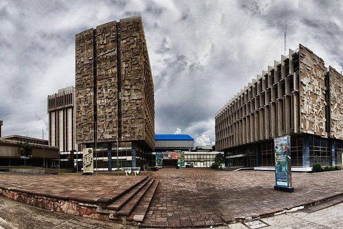 Guatemala city Walking Tour and public bus - Civic Center: modern Guatemala City in one compact stop
