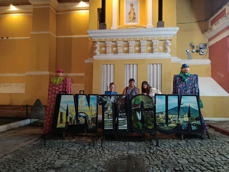 La Antigua Horror Stories Night Walking Tour - Santa Catalina Arch, where the city’s silhouette changes after dark