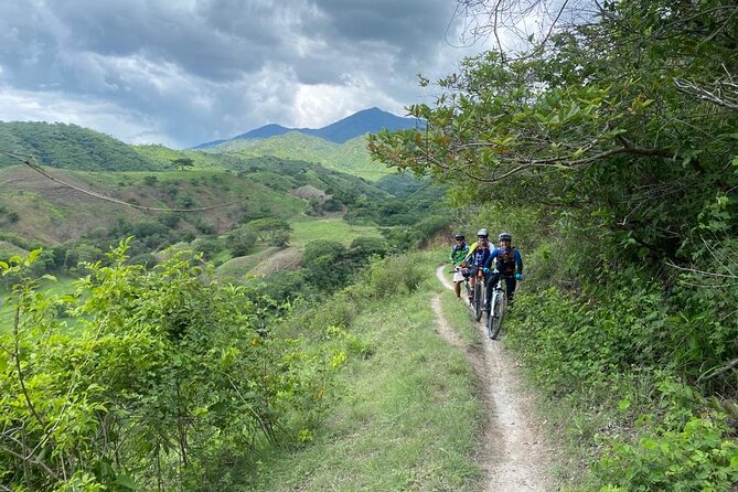 Mountain Bike Tour through Guatemala - The 5:00 a.m. departure from Guatemala City