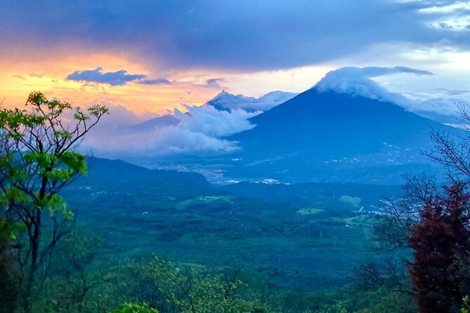 Pacaya Volcano Luxury Sunset Horseback Riding Tour/ Dinner Cooked by-Lava Chef - Pizza from a private lava chef