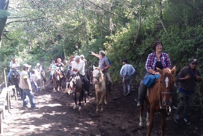 ¡Pacaya Volcano Tour from Antigua! - The 2 to 3 hour climb toward 8,000 feet