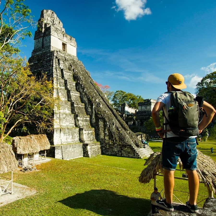 Tour and transportation with tour guide to Tikal. - The breakfast stop and the true schedule